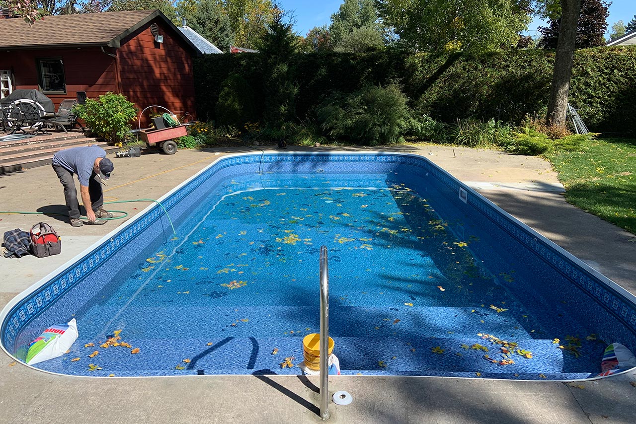 Rénovation complète piscine creusée 18x32 à Charny Rive-Sud Québec