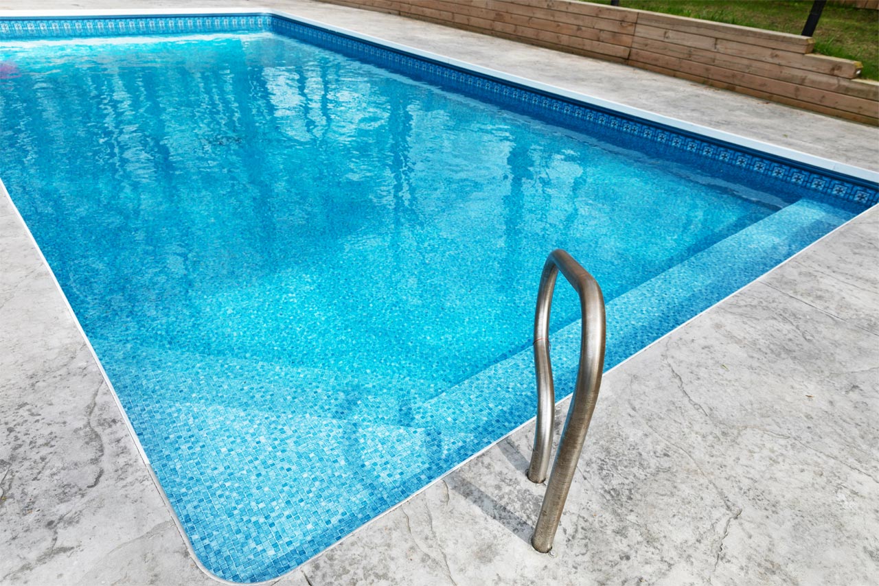 Changer la toile de sa piscine