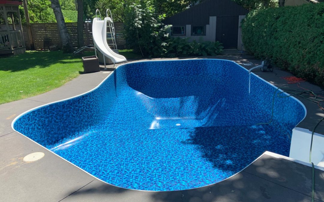 Changement de toile de piscine creusée