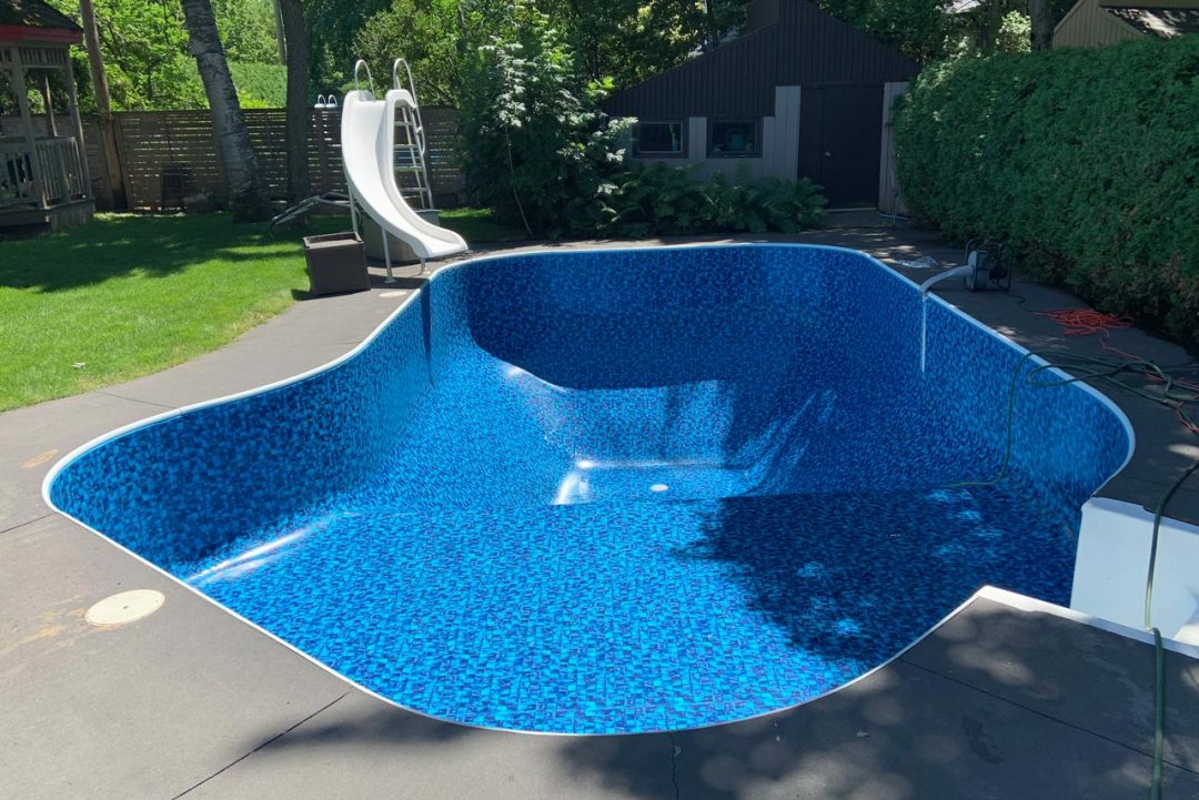 Changement de toile de piscine creusée